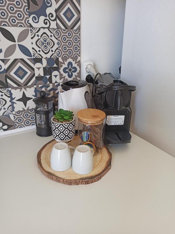 M&M Small House Rhodes City Bagian luar foto