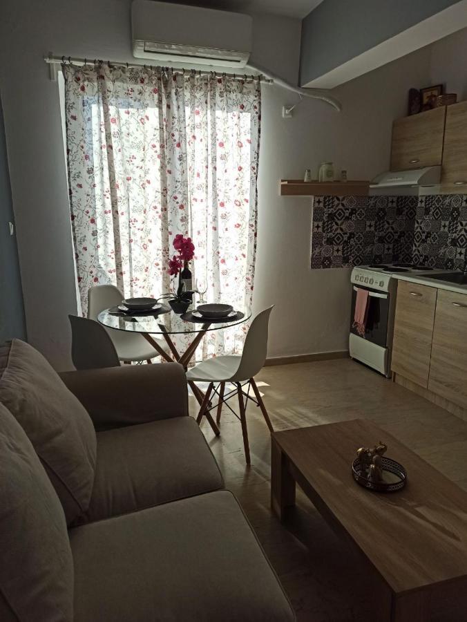 M&M Small House Rhodes City Bagian luar foto
